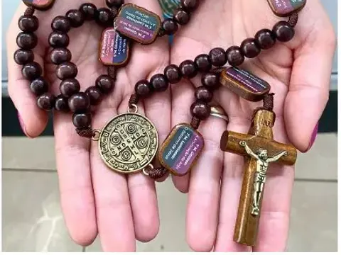Terço nas mãos